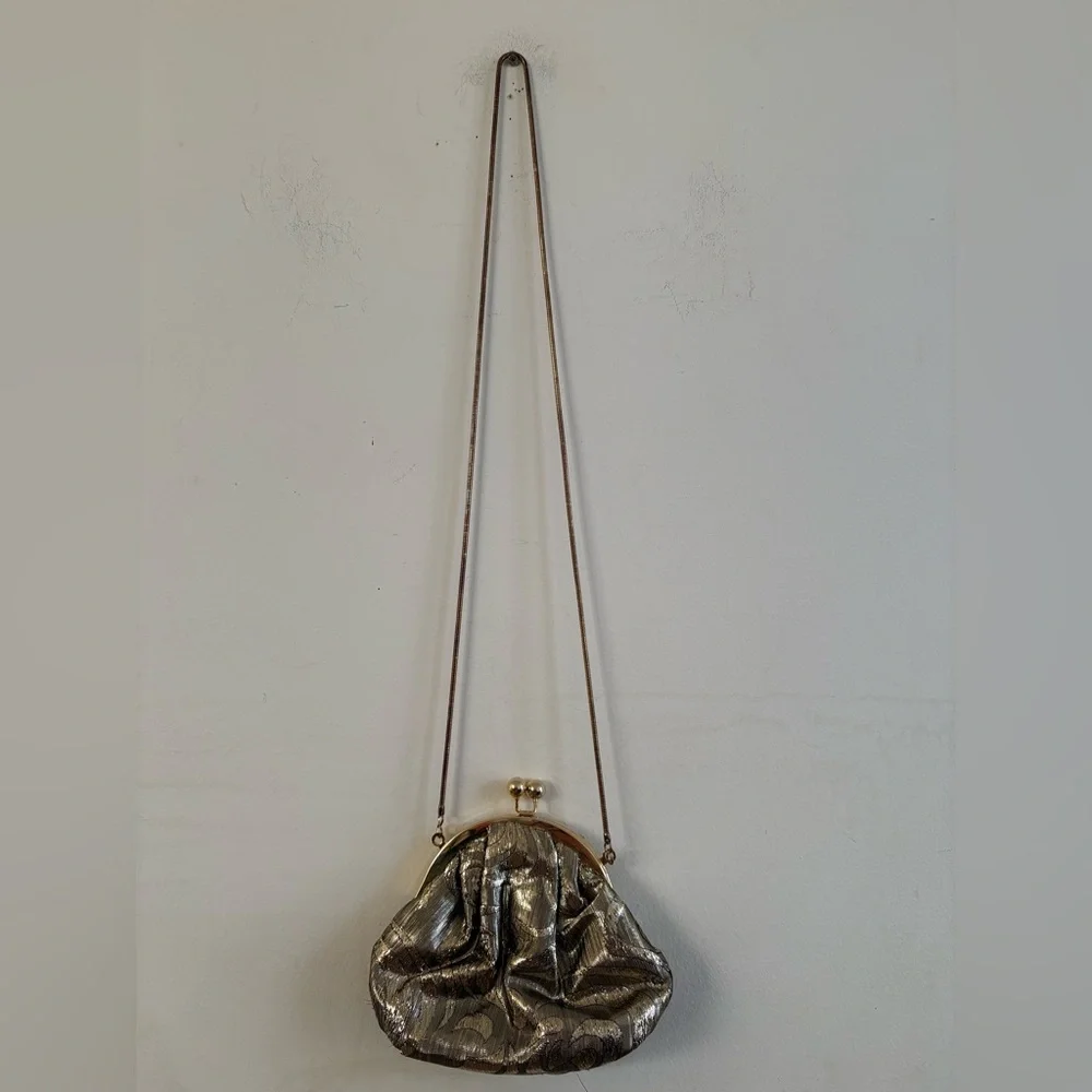 vintage gold lamé evening clutch EUC FORMAL - Picture 3 of 5